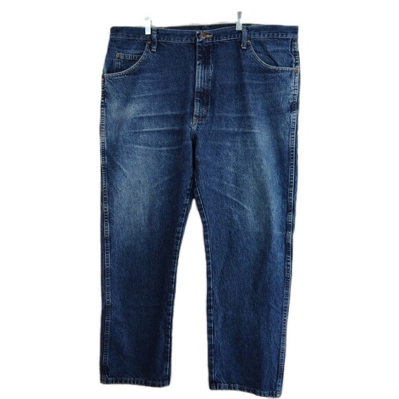 🔥🔥🔥Wrangler Men's Jeans, Size 42 x 30, Straight Leg, Dark Blue, See Photos - Picture 1 of 9